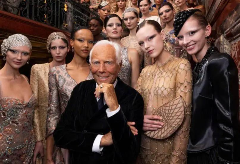 Luto en la moda | Giorgio Armani deja un «Emporio» en la pasarela