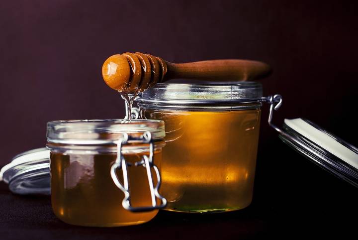 Unpasteurized Honey: Sweet Treat with a Bitter Food Poisoning Risk