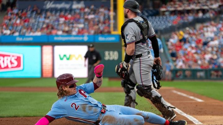 Phillies beat Miami 1-0, eliminating the Marlins from the wild
