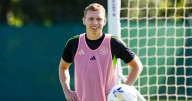Alistair Johnston lands Everton transfer pitch as David Moyes 'would love' Celtic deal