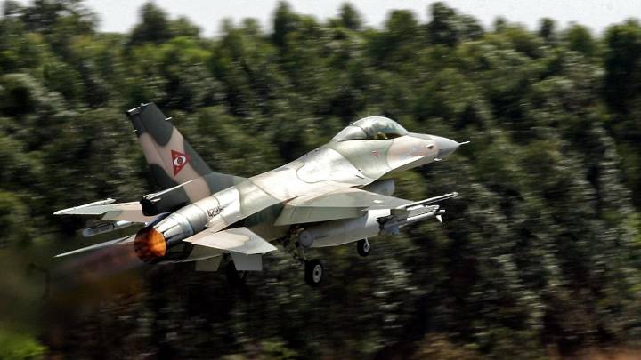 ¿Qué tan peligrosos son los aviones de Venezuela que sobrevolaron buques de EE. UU.?