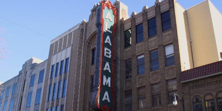Alabama Theatre announces 2025 Holiday Film Series