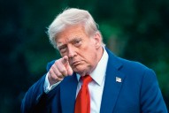 Trump amenaza con derribar aeronaves militares venezolanas si ponen a EEUU en una “posición peligrosa”