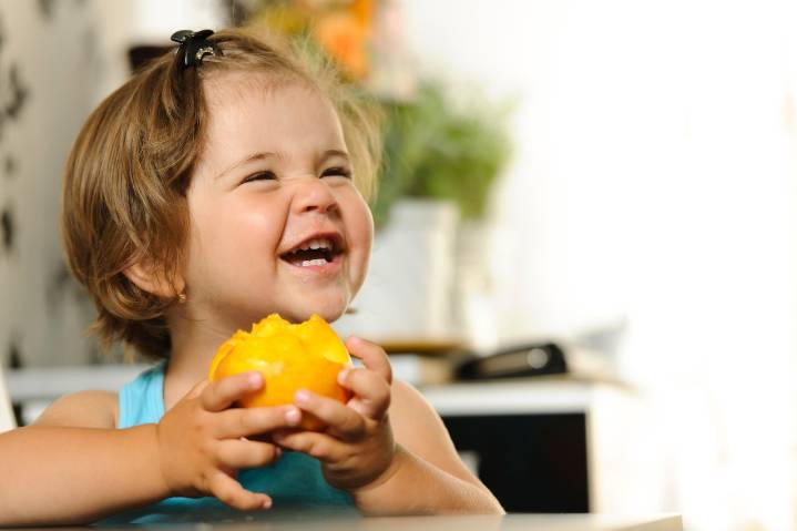 Miss Manners: Peach-eating toddler made a mess of our home during visit
