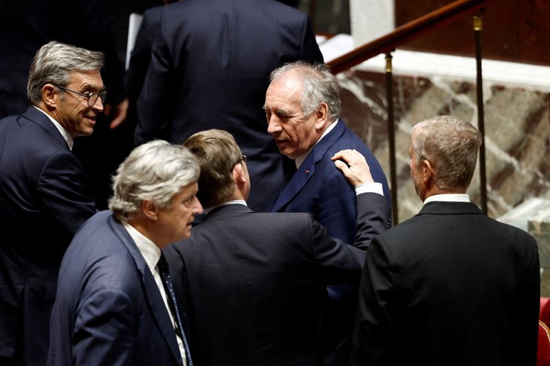Instant View:French government loses no-confidence vote in parliament