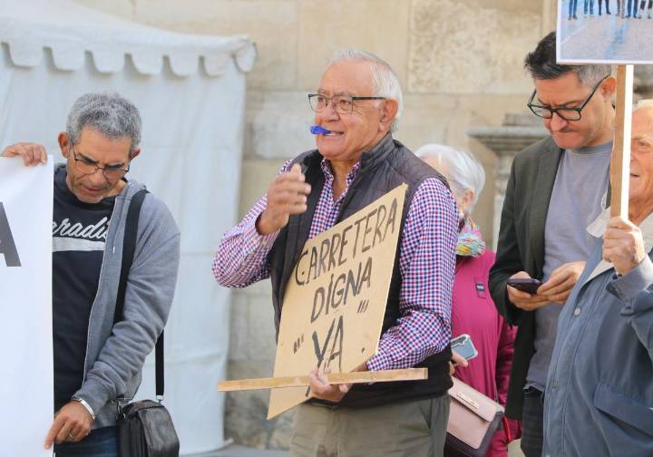 El desesperado grito de los vecinos de Antimio por el mal estado de sus carreteras: «Es una injusticia»