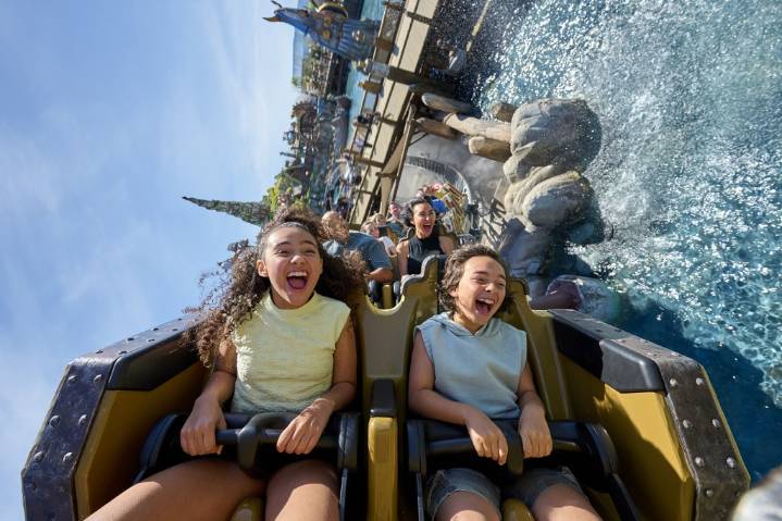 Theme park spending down 5% during ‘lackluster’ summer, report says
