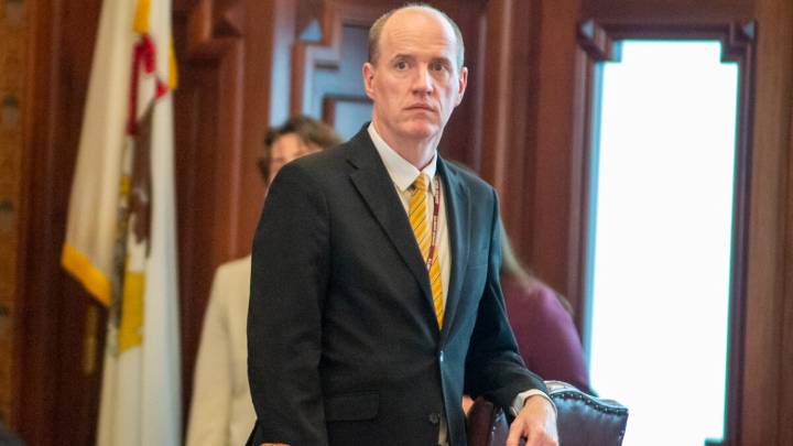 As energy bill continues to take shape, a key Senate architect plans to retire