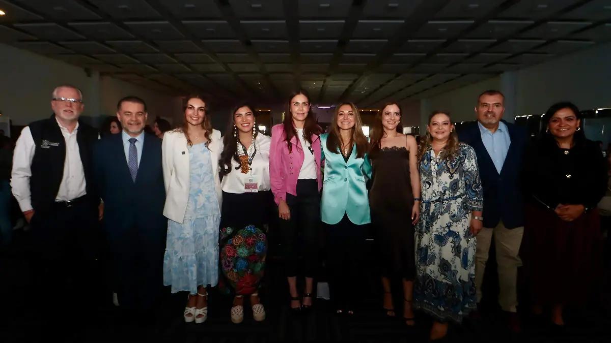 Industria de bodas deja 300 mil millones de dólares en el mundo