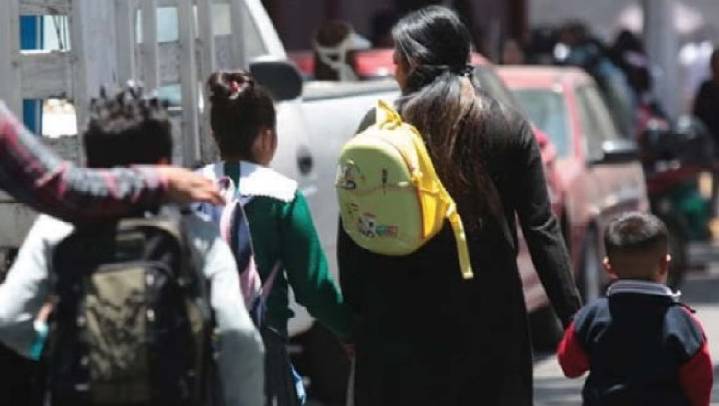 Escuelas reciben a 2.8 millones de alumnos