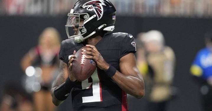Falcons' inability to run in opening loss to Bucs put too heavy a burden on young quarterback Penix