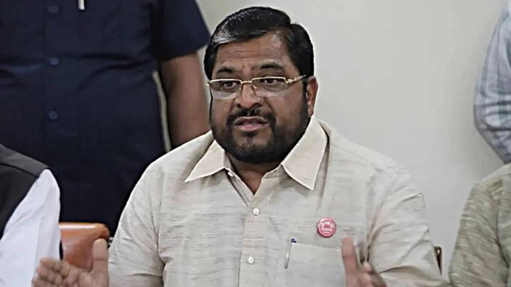 Ex-MP Raju Shetti opposes sale of HND Jain Boarding Hostel land
