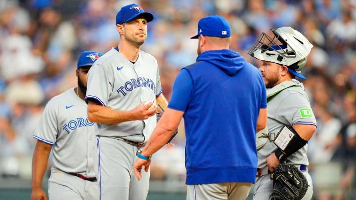 Royals rock Max Scherzer for 7 1st-inning runs, bash Blue Jays 20