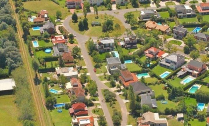 El Gobierno quitó subsidios a más de 3.500 usuarios de barrios cerrados y coun