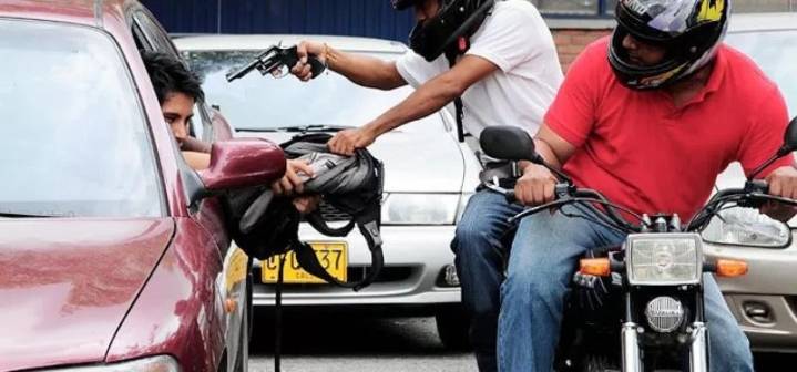 Exministro ecuatoriano alerta a Perú sobre crimen organizado