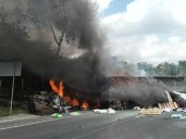 Trailero muere calcinado tras incendio de su camión
