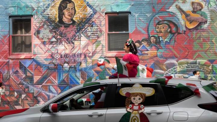 In Chicago, Mexican Independence Day celebrations clouded by threats of ICE raids