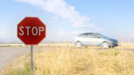 Me detuve en una señal de stop el tiempo exacto y me paró la Guardia Civil: llegó esta multa de la DGT