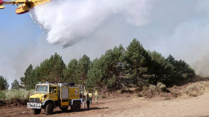 Un incendio en Castromil (Zamora) asciende a nivel 2 y amenaza a las poblaciones vecinas