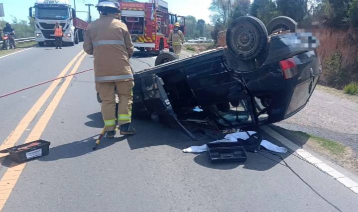 Un automóvil volcó en ruta 38 y su conductora más dos niños que la acompañaban resultaron ilesos