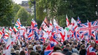 Histórica marcha de la extrema derecha en Londres tras asesinato de Charlie Kirk: salieron a las calles en protesta sin precedentes