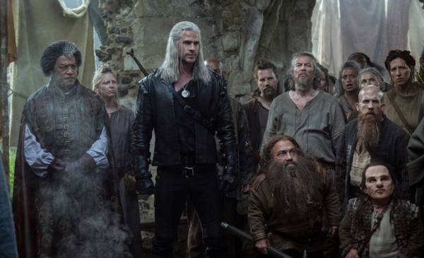 La temporada 4 de The Witcher presenta a Geralt de Liam Hemsworth y tiene fecha de estreno