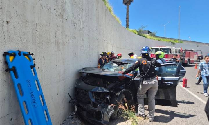 Pareja herida tras accidente en Juriquilla