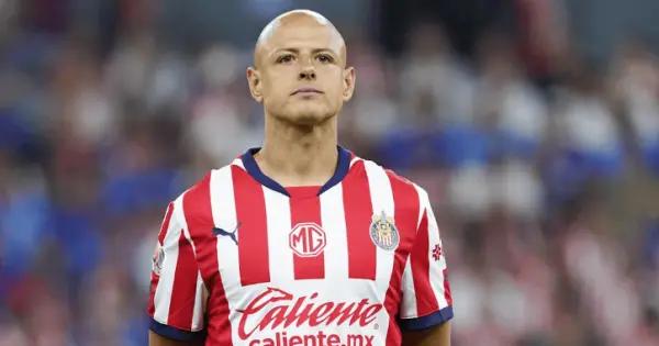 Chicharito Hernández falla gol crucial con Chivas ante Toluca