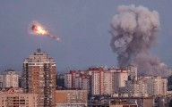 Rusia lanza ataque masivo de drones y bombardea la sede del Gobierno ucraniano en Kiev