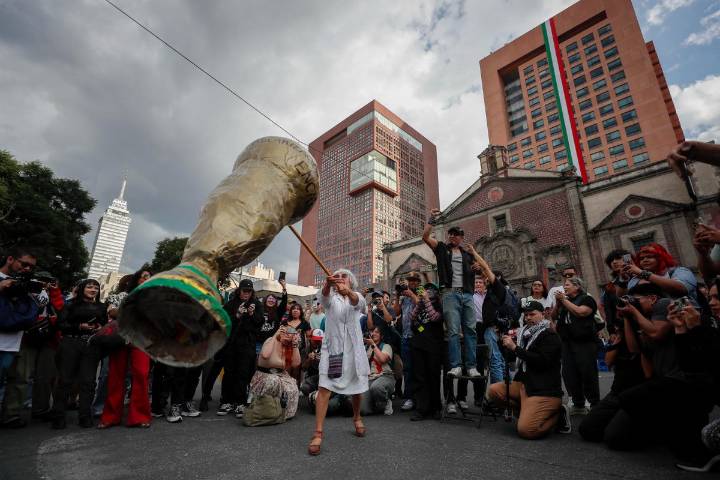 Mexicanos dan "el grito" contra la gentrificación en la capital del país