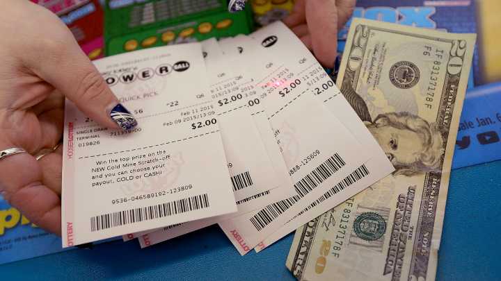 How to play the Powerball and Mega Millions