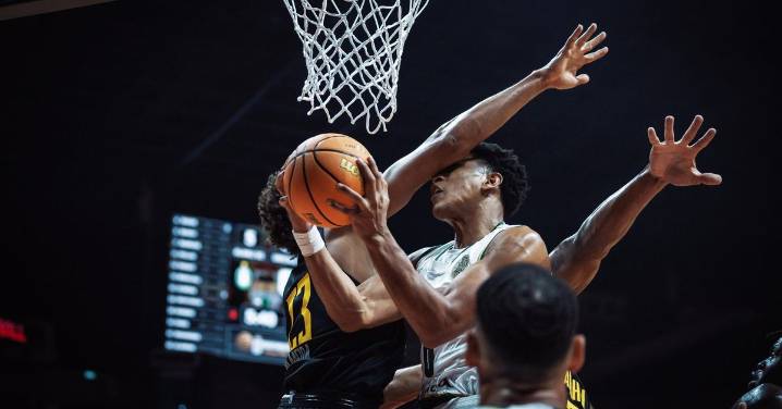 Al Alhi-Unicaja, Copa Intercontinental: Carbonilla quitada (61