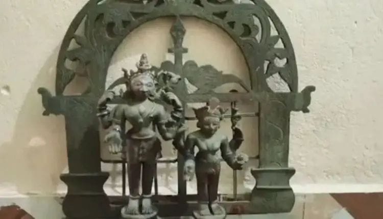 Divine Catch in Puri Waters: Fisherman Hauls in Ancient Shiva
