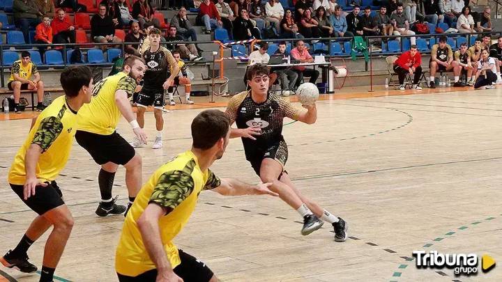 El BM Salamanca se queda sin fuerza en la segunda parte ante el Balonmano Pinto