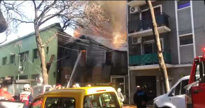 Incendio en un conventillo de La Boca: Hay un muerto y varios heridos