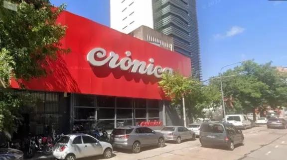 Un hombre armado con un cuchillo irrumpió en Crónica TV y amenazó a los trabajadores