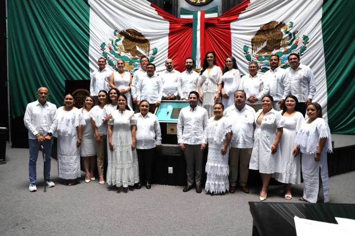 Entrega del Tercer Informe de Mara Lezama ante XVIII Legislatura