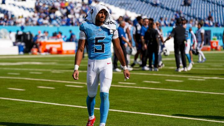 Callahan says winless Titans evaluating everything with some fans wanting him fired