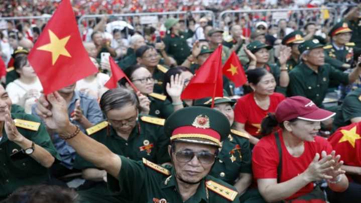 (+Fotos) Miles de personas celebran en Vietnam el 80° aniversario de la Independencia