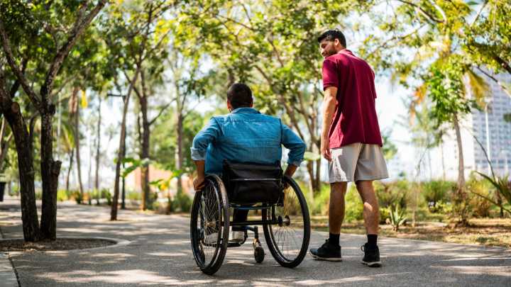 A walking expert suggests making this one tweak to your walks if you struggle to hit your step goal