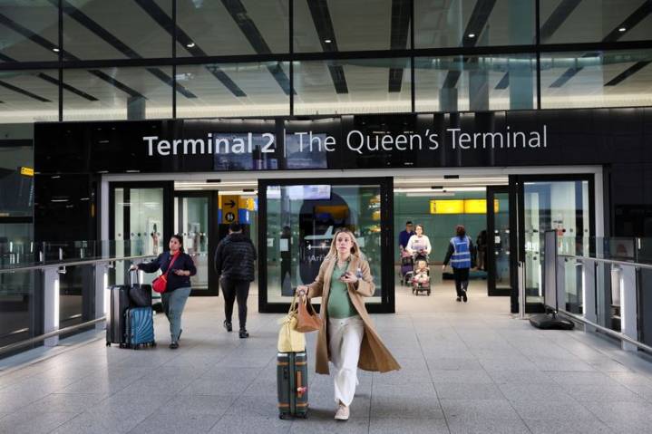 European airports race to fix check-in glitch after hacking disruption