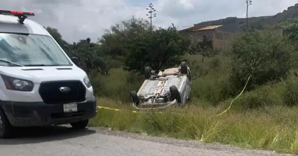 Fallece una mujer tras volcadura en Mexquitic