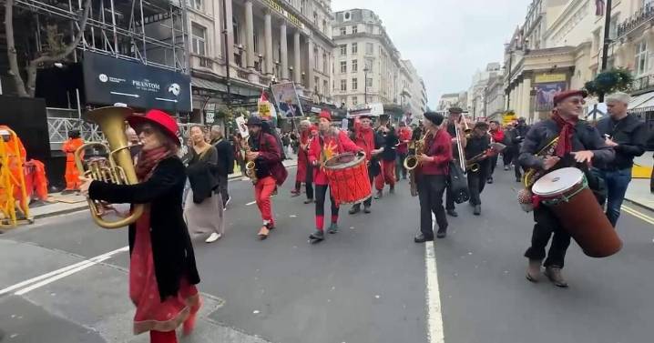 UK: Thousands of Londoners march in anti-Trump rally, voice support for Gaza