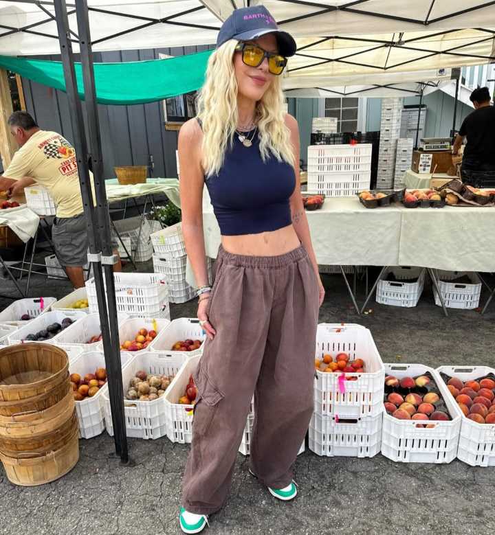 Tori Spelling Recalls Going on a Date With ‘Intelligent’ Charlie Sheen