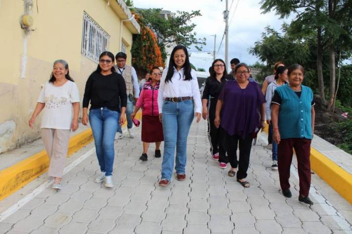 Ariadna Ayala entregó la pavimentación en la colonia Los Ángeles