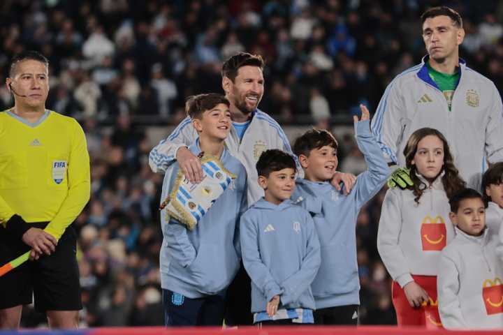 Lágrimas, amor y goles: la despedida soñada de Messi de su público en Buenos Aires