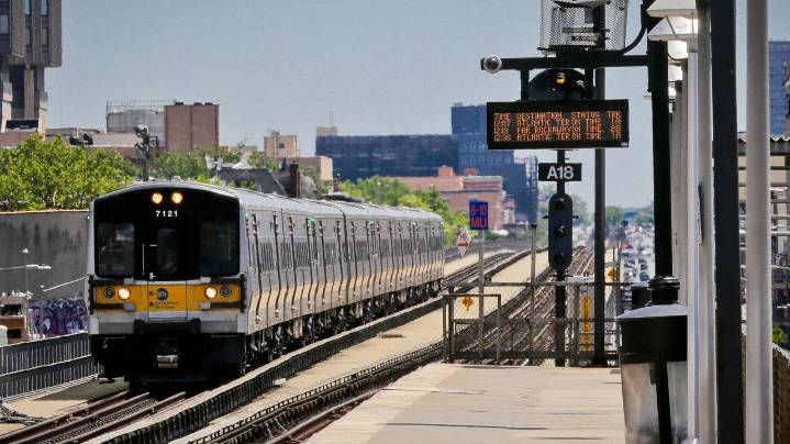 New York's commuter rail system averts possible strike as unions ask Trump for help