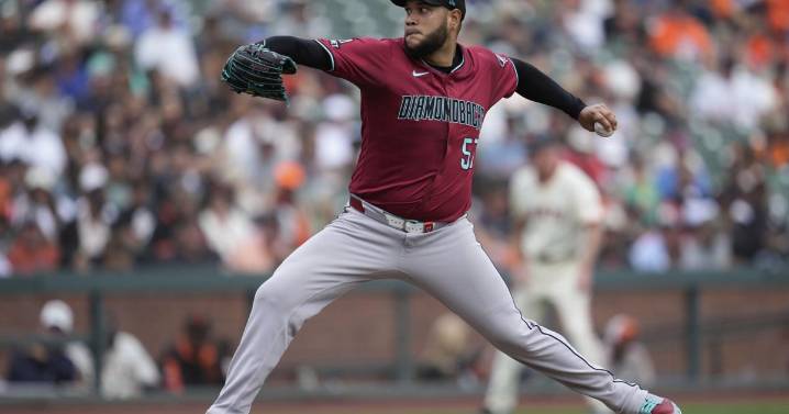 Rodriguez limits Giants to 1 hit over 6 1/3 innings in Diamondbacks' 5