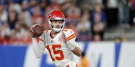 Patrick Mahomes and the Chiefs beat the Giants 22-9 for their first win this season