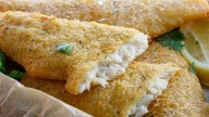 Hacé tus propias milanesas de merluza caseras con este truco para que queden bien crocantes por fuera mejor que las compradas